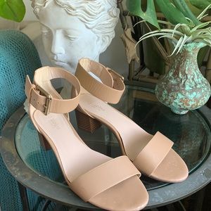 SALE! Charles David “Gloria” tan leather sandal on low stacked leather heel, 7.5